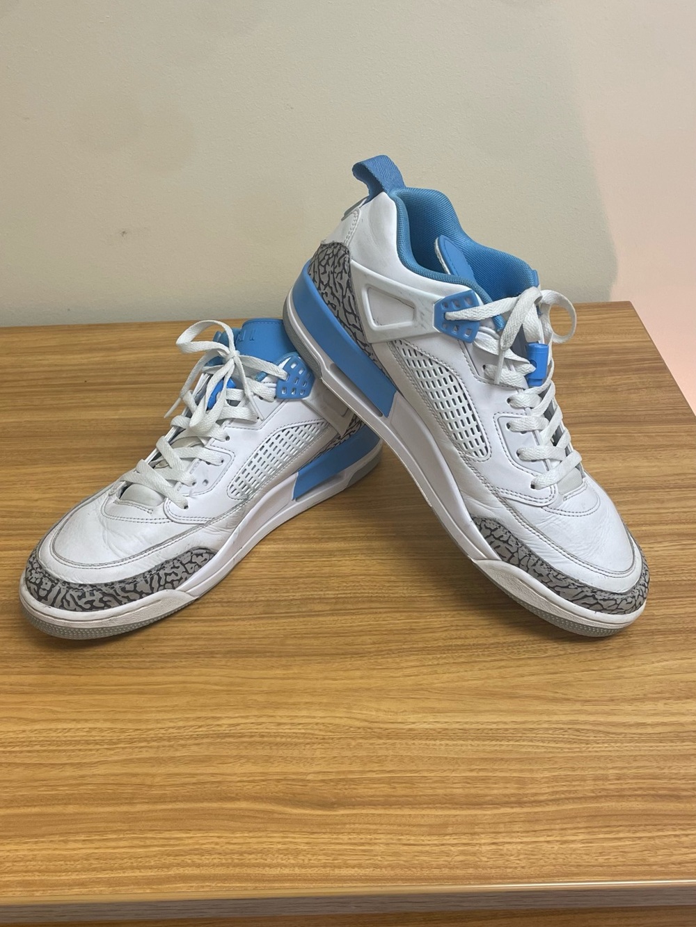 Size 11.5 - Air Jordan Spizike Low UNC Blue/White - Athletic/Casual